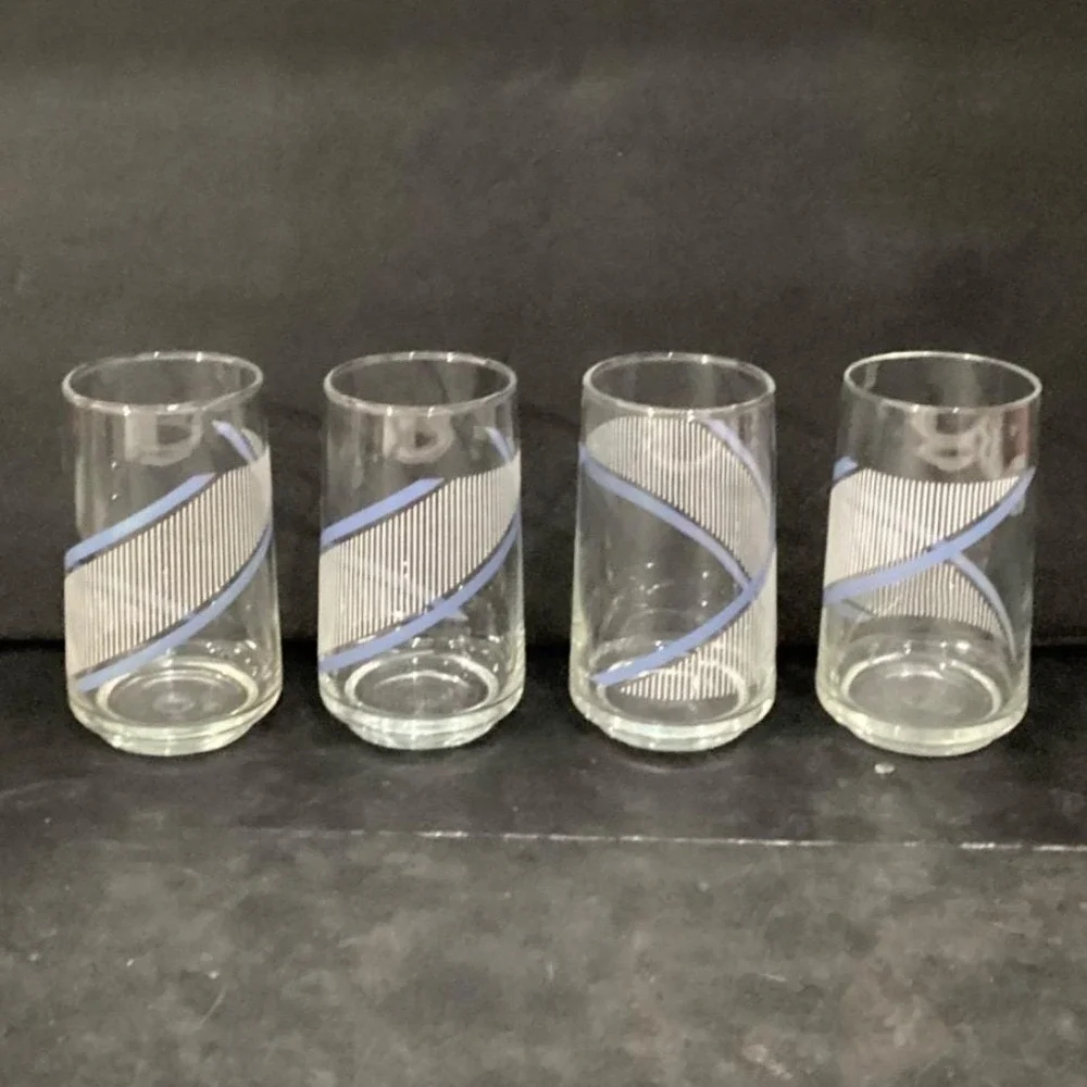 Georges Briard Style Tumblers, Set of 4, Vintage Blue Swirls & White‎ Stripes